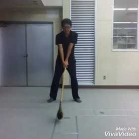 ほうき素振りだけの画像