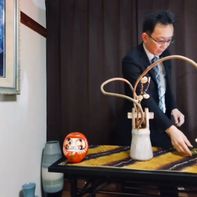 　【華道LIVE】カリスマ華道家が1分で華道作品をいけてみた...の画像