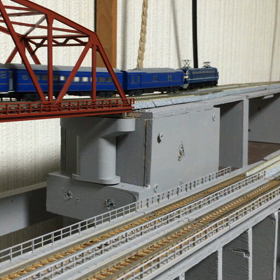 ブルトレとE231系の共演の画像