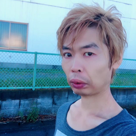 ロックバンド Divanのギタリスト兼リードボーカルの画像