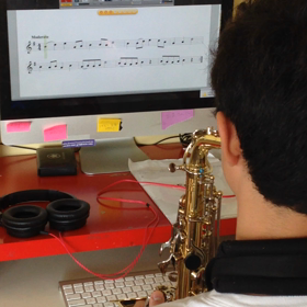 楽器の練習の画像