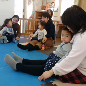 いずみ保育園子育て支援にて英語リトミックの画像