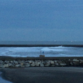 12月5日千葉北、東浪見の朝の波の画像