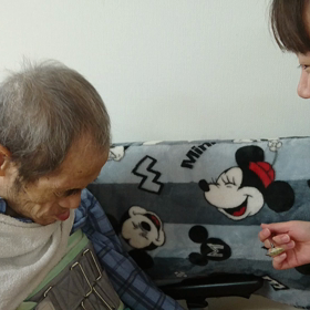 ✨堂々とゼリーを食べる父✨の画像