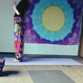 エミさんとヨガの画像