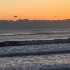 1月4日千葉北、東浪見の朝の波の画像