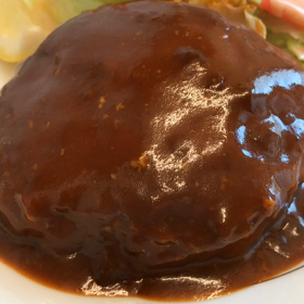 #紅亭 ７月３日(水曜日)の#おまかせランチ は#煮込みハンバーグ です#洋食紅亭 #...の画像