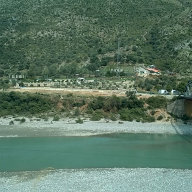 ジロカストラからパーメットへの画像