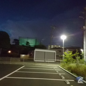 北～西側の空を移動する雷雲の画像