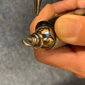 ルアーのワイヤーの緩み直しの画像