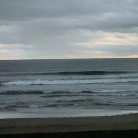 12月18日千葉北、東浪見の朝の波の画像