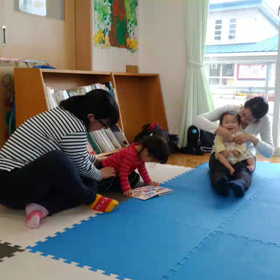 いずみ保育園子育て支援にて英語リトミックの画像