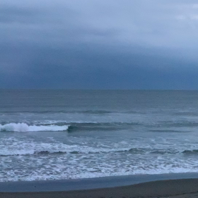 2月8日千葉北、東浪見の朝の波の画像
