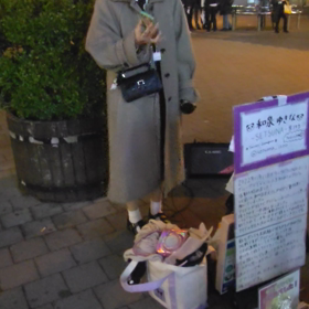 秋葉原で路上ライブの画像