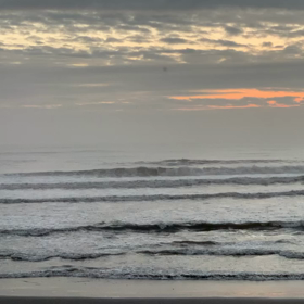 10月13日千葉北、東浪見の朝の波の画像