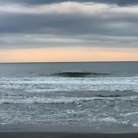 10月24日千葉北、東浪見の朝の波の画像