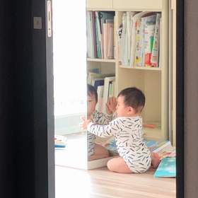 【8m13d】鏡と遊んでる。の画像