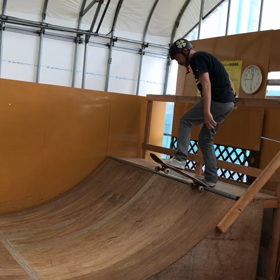 今日の横乗りラウンド3はインドアスケートの画像