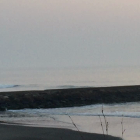 3月26日千葉北、東浪見の朝の波の画像