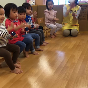 音楽遊び　カスタネット動画　りす組の画像