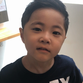 お子ちゃまだってお洒落するんだからの画像