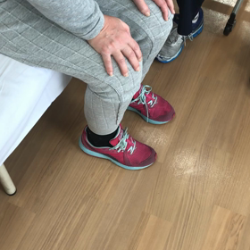 負荷の軽いトレーニングと立つこと。の画像