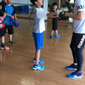 5年生ミット打ち(ワンツーフック)の画像