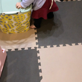 つかまり立ちの画像