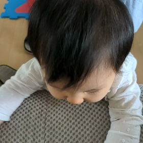 三女、ハイハイとつかまり立ちの画像