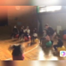 子供とバランスボール　トワイライト　学童の画像