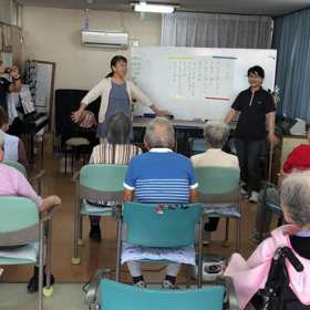 踊り付きで！の画像