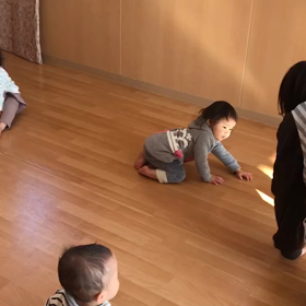 ぐるぐるどかーん　体操動画　ひよこ組の画像