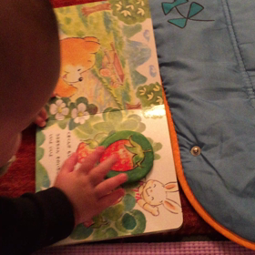 絵本も三人で。の画像