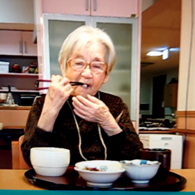 4月の母の施設での元気な姿のSDカードがσ(^◇^;)の画像