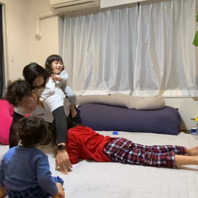 パパが大好きな子供たちの画像