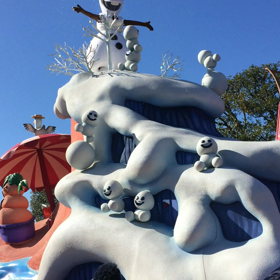 ♪アナ雪パレードオラフ♪の画像