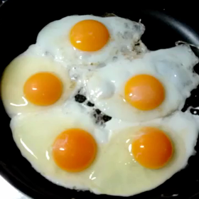 目玉焼き焼いてるよ(^^)(動画)の画像
