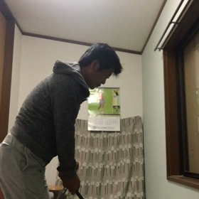 ゴルフ腕を使わず腰だけで振るスイング動画の画像