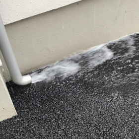 是正工事④　雨水の垂れ流しの画像
