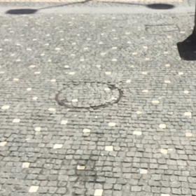 動画 ポルトの２人の自転車乗り 何しているのでしょうか？の画像