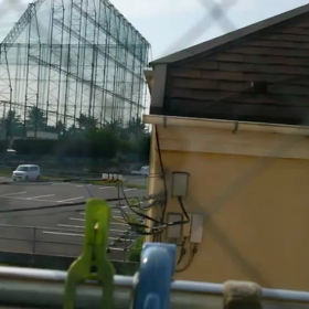 小窓からパンパンの画像