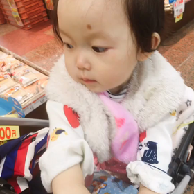 ベビーカーの誤った乗り方の画像