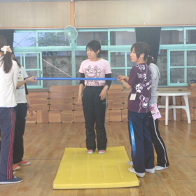 逆上がりの補助の画像