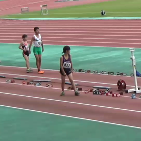 男子走り幅跳びの画像