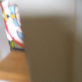 猫の爪研ぎ ステンドガラス？の画像