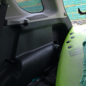 ボードに乗っかるリルの画像