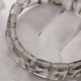 プラチナルチルのバングルを動画でご紹介♪の画像