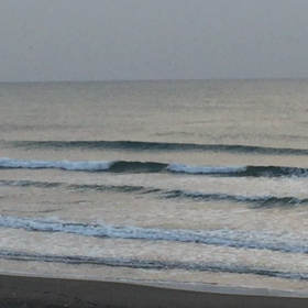 2月15日千葉北、東浪見の朝の波の画像