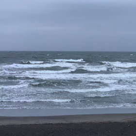 4月28日千葉北、東浪見の朝の波の画像