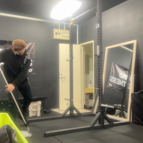 指導の合間で掃除してます。の画像